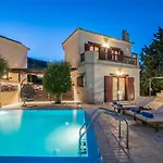 Amorosa Villa